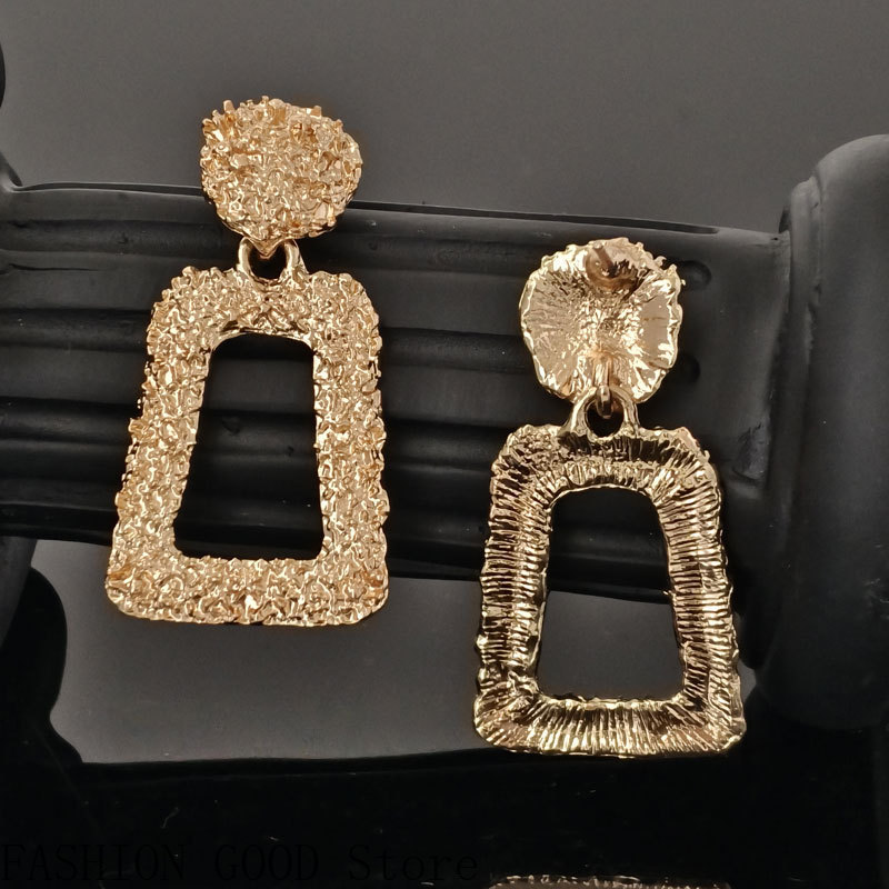 Metal Earrings High-end Hollow - Women'S Fashion Website 评论和价格