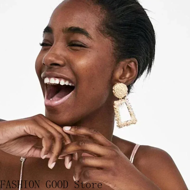 Metal Earrings High-end Hollow - Women'S Fashion Website 评论和价格